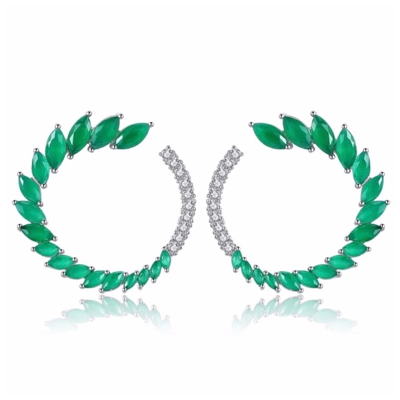 Jewelry - 🌺 Swarovski Crystals The Olympe Curve Earrings